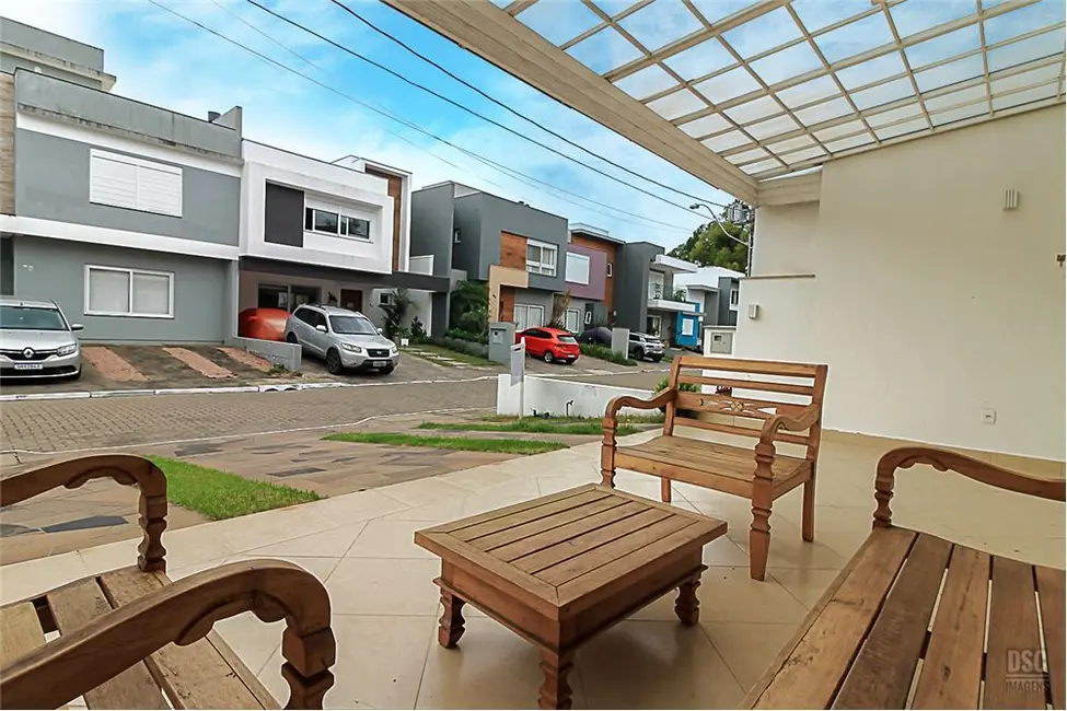 Foto 2 de Casa com 3 quartos à venda, 150m2 em Hípica, Porto Alegre - RS