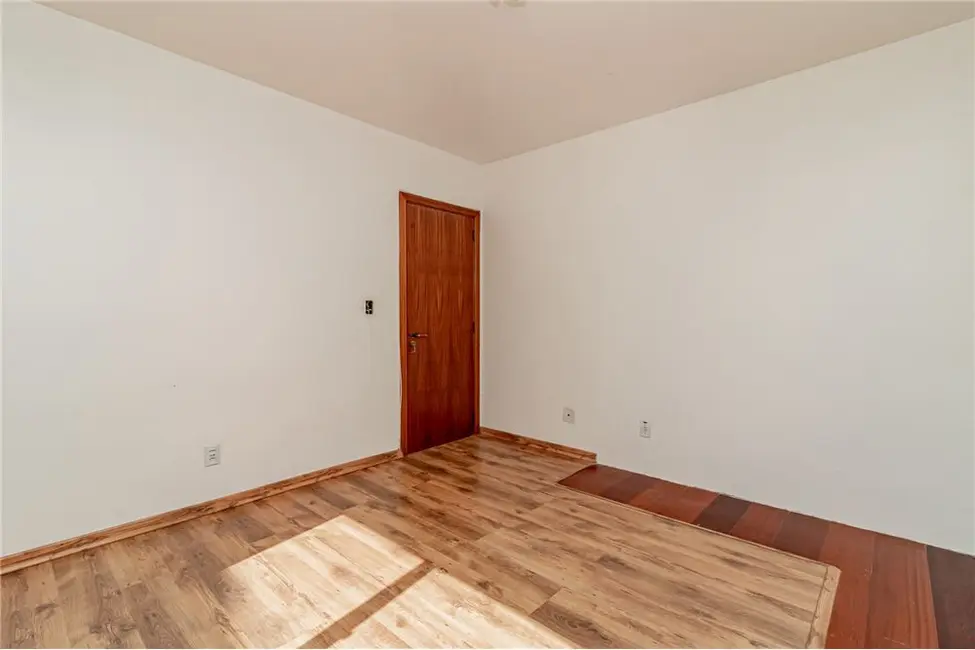 Apartamento com 2 quartos à venda, 120m2 em Menino Deus, Porto Alegre - RS - imagem 6 Foto 6 de Apartamento com 2 quartos à venda, 120m2 em Menino Deus, Porto Alegre - RS