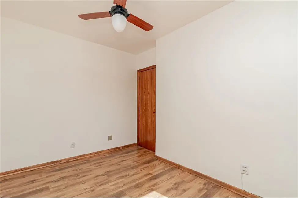 Apartamento com 2 quartos à venda, 120m2 em Menino Deus, Porto Alegre - RS - imagem 9 Foto 9 de Apartamento com 2 quartos à venda, 120m2 em Menino Deus, Porto Alegre - RS