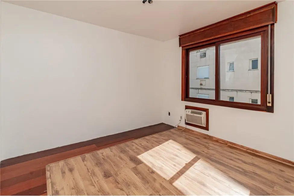 Apartamento com 2 quartos à venda, 120m2 em Menino Deus, Porto Alegre - RS - imagem 5 Foto 5 de Apartamento com 2 quartos à venda, 120m2 em Menino Deus, Porto Alegre - RS