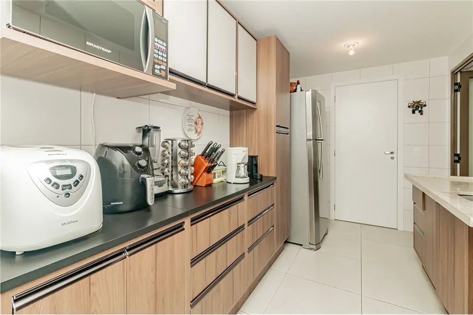 Apartamento com 3 quartos à venda, 123m2 em Petrópolis, Porto Alegre - RS - imagem 8 Foto 8 de Apartamento com 3 quartos à venda, 123m2 em Petrópolis, Porto Alegre - RS