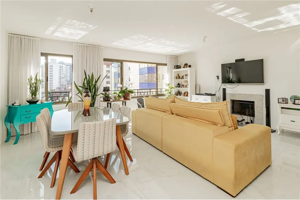 Apartamento com 3 quartos à venda, 123m2 em Petrópolis, Porto Alegre - RS - imagem 5 Foto 5 de Apartamento com 3 quartos à venda, 123m2 em Petrópolis, Porto Alegre - RS