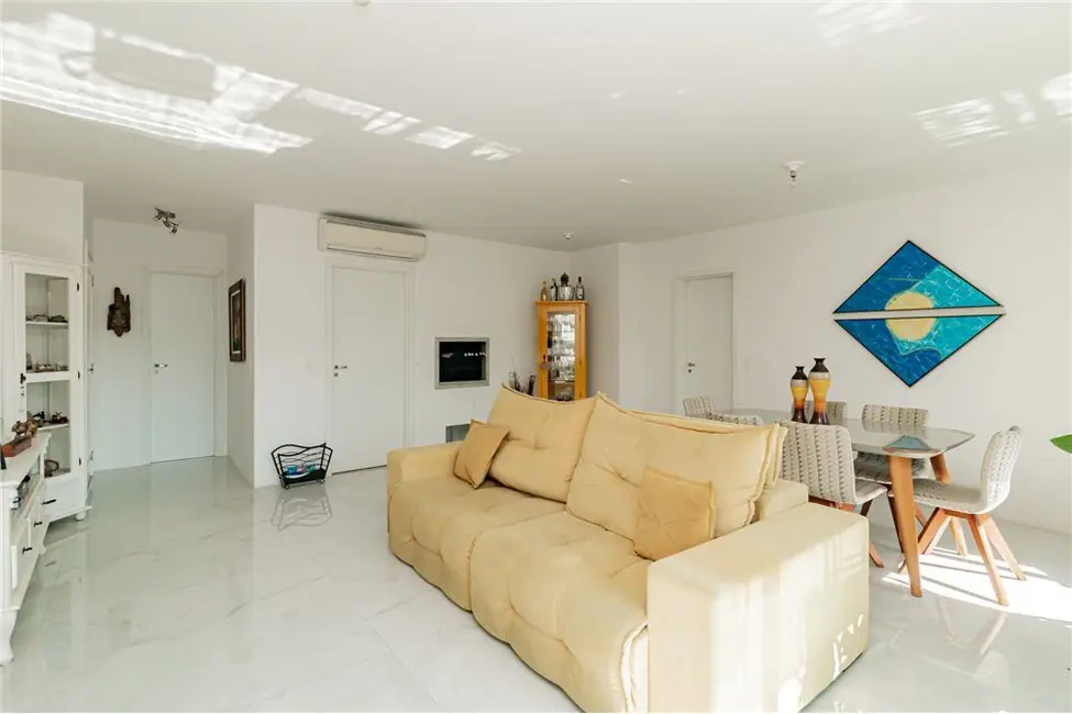 Apartamento com 3 quartos à venda, 123m2 em Petrópolis, Porto Alegre - RS - imagem 4 Foto 4 de Apartamento com 3 quartos à venda, 123m2 em Petrópolis, Porto Alegre - RS