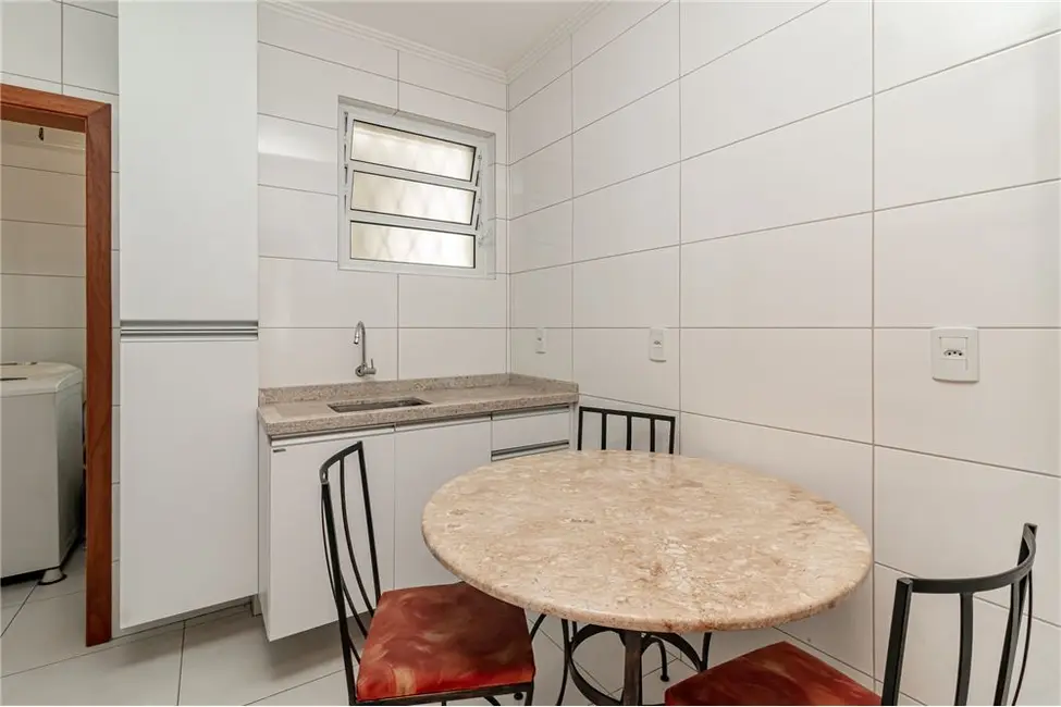 Foto 6 de Apartamento com 2 quartos à venda, 49m2 em Santo Antônio, Porto Alegre - RS