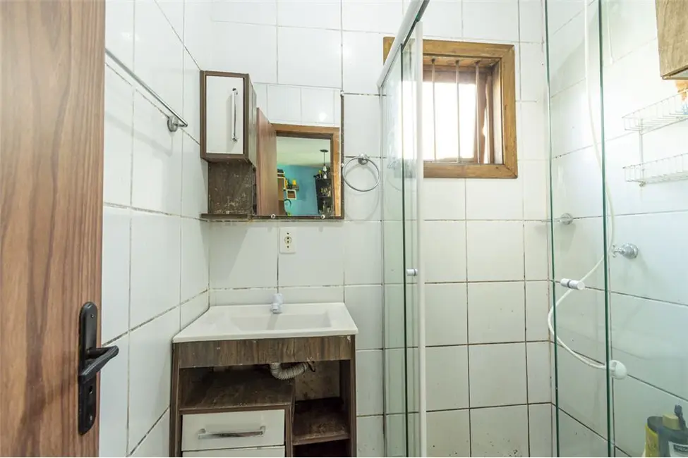 Casa com 2 quartos à venda, 77m2 em São José, Canoas - RS - imagem 6 Foto 6 de Casa com 2 quartos à venda, 77m2 em São José, Canoas - RS