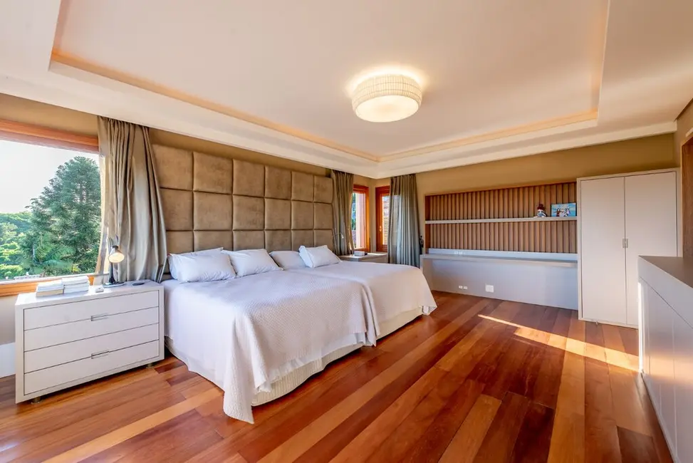 Foto 2 de Casa com 4 quartos à venda, 498m2 em Ipanema, Porto Alegre - RS