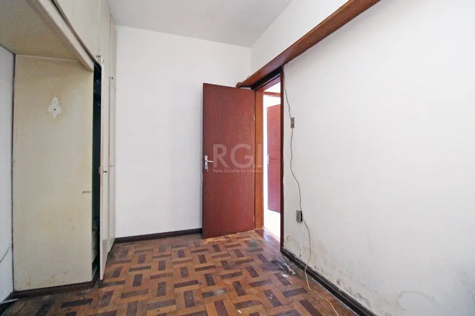 Apartamento com 3 quartos à venda, 81m2 em Centro Histórico, Porto Alegre - RS - imagem 9 Foto 9 de Apartamento com 3 quartos à venda, 81m2 em Centro Histórico, Porto Alegre - RS