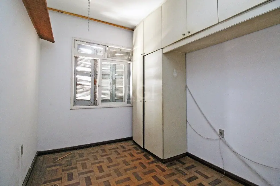 Apartamento com 3 quartos à venda, 81m2 em Centro Histórico, Porto Alegre - RS - imagem 8 Foto 8 de Apartamento com 3 quartos à venda, 81m2 em Centro Histórico, Porto Alegre - RS