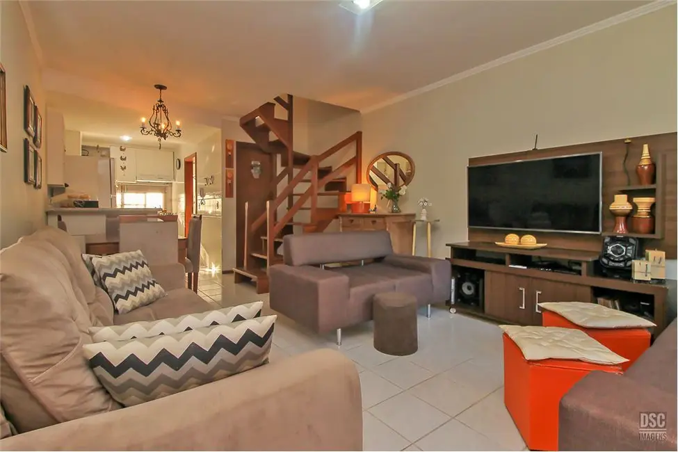 Foto 1 de Casa com 3 quartos à venda, 113m2 em Espírito Santo, Porto Alegre - RS