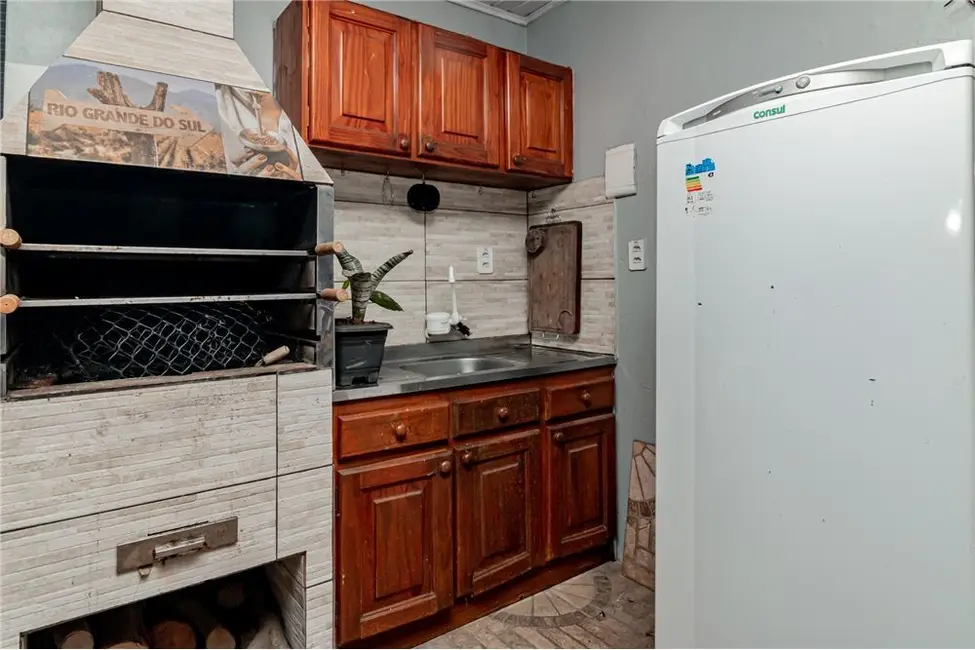 Foto 2 de Casa com 4 quartos à venda, 292m2 em Sarandi, Porto Alegre - RS