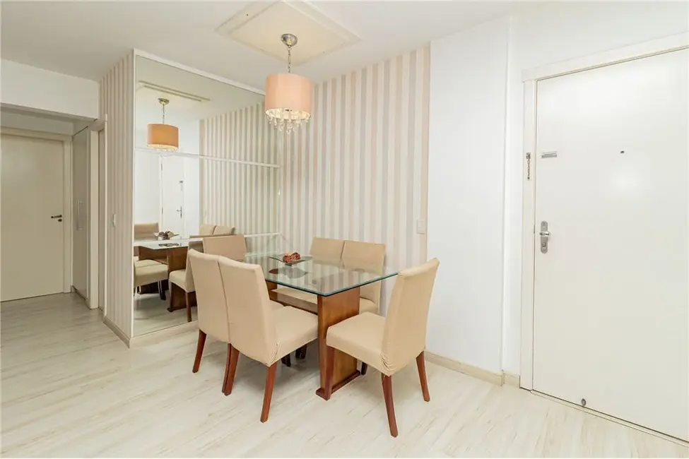 Foto 6 de Apartamento com 3 quartos à venda, 65m2 em Vila Ipiranga, Porto Alegre - RS