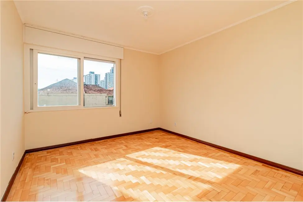 Foto 3 de Apartamento com 4 quartos à venda, 99m2 em Vila Ipiranga, Porto Alegre - RS