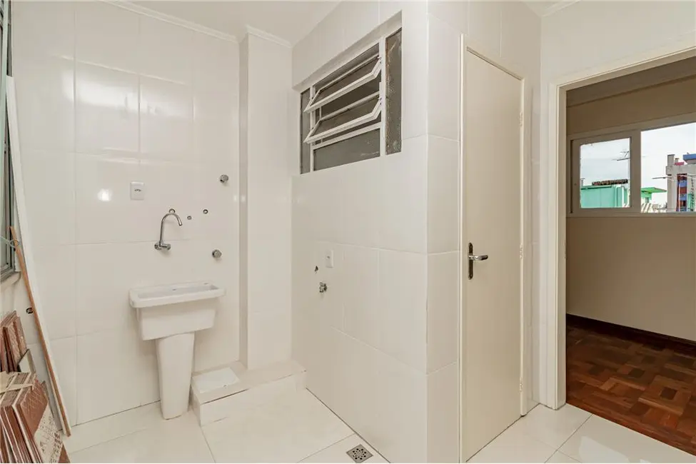 Foto 9 de Apartamento com 4 quartos à venda, 99m2 em Vila Ipiranga, Porto Alegre - RS