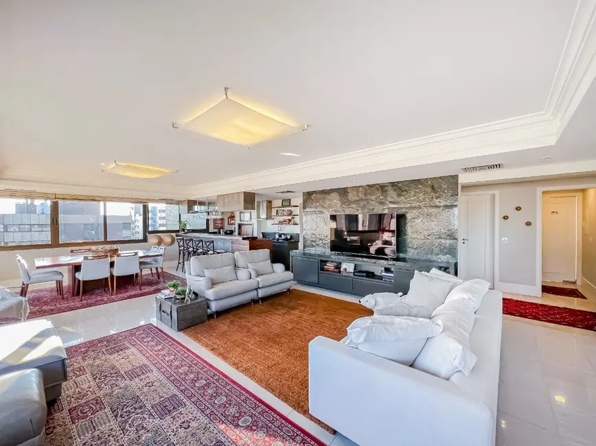 Foto 4 de Apartamento com 3 quartos à venda, 243m2 em Rio Branco, Porto Alegre - RS