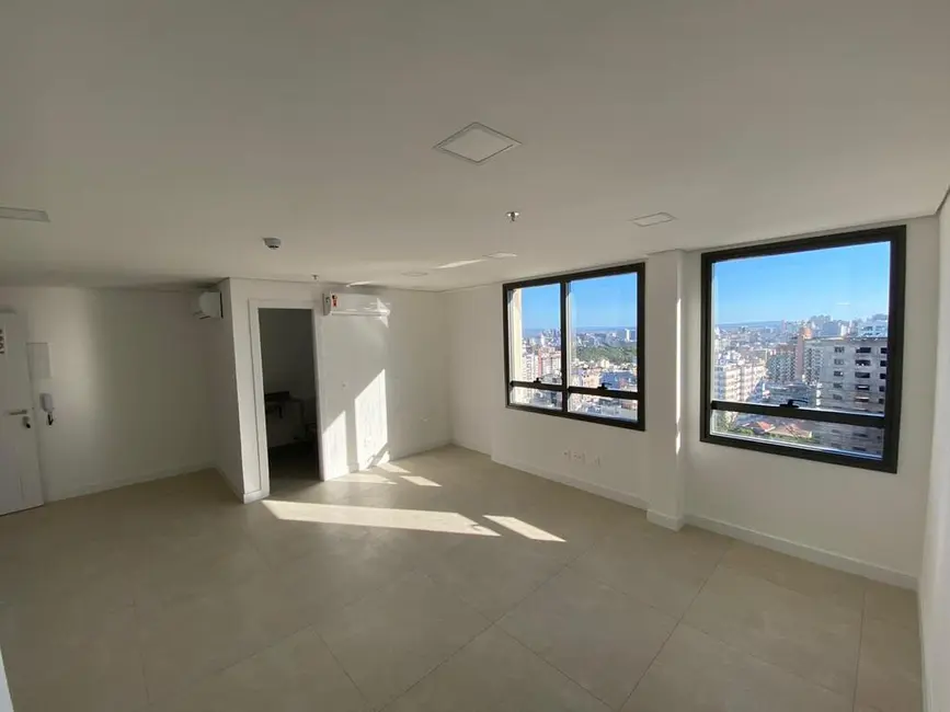 Foto 2 de Sala Comercial à venda, 37m2 em Independência, Porto Alegre - RS
