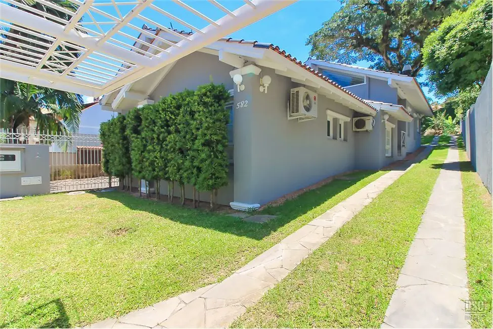 Foto 4 de Casa com 3 quartos à venda, 250m2 em Ipanema, Porto Alegre - RS