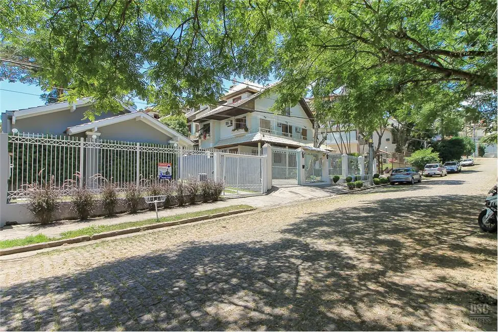 Foto 1 de Casa com 3 quartos à venda, 250m2 em Ipanema, Porto Alegre - RS