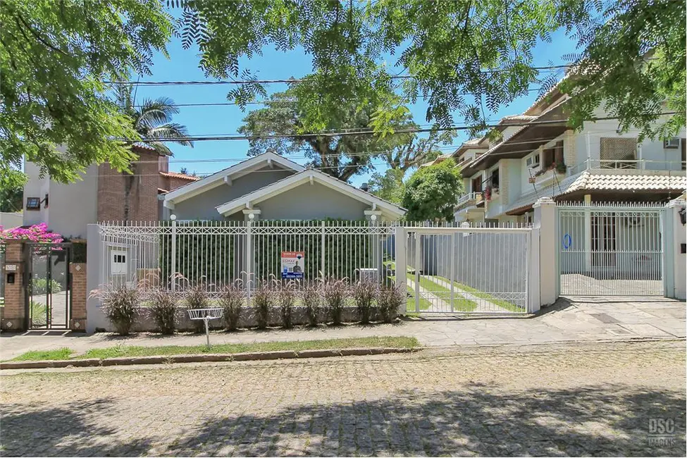 Foto 2 de Casa com 3 quartos à venda, 250m2 em Ipanema, Porto Alegre - RS