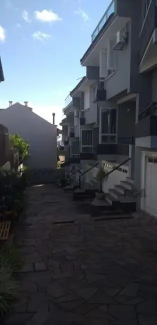 Casa com 3 quartos à venda, 223m2 em Jardim Isabel, Porto Alegre - RS - imagem 3 Foto 3 de Casa com 3 quartos à venda, 223m2 em Jardim Isabel, Porto Alegre - RS