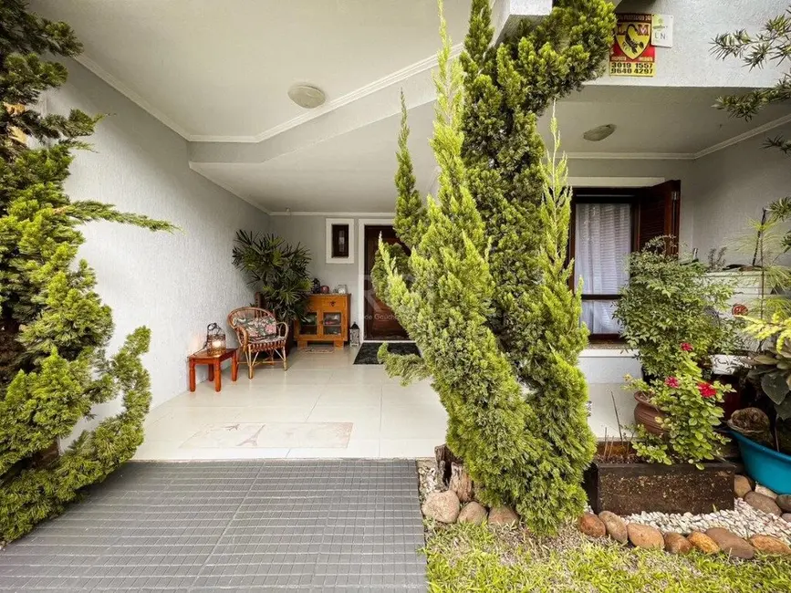 Casa com 3 quartos à venda, 150m2 em Hípica, Porto Alegre - RS - imagem 3 Foto 3 de Casa com 3 quartos à venda, 150m2 em Hípica, Porto Alegre - RS