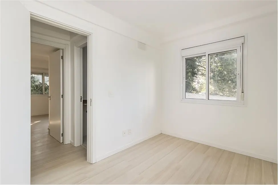 Apartamento com 2 quartos à venda, 70m2 em Passo da Areia, Porto Alegre - RS - imagem 9 Foto 9 de Apartamento com 2 quartos à venda, 70m2 em Passo da Areia, Porto Alegre - RS