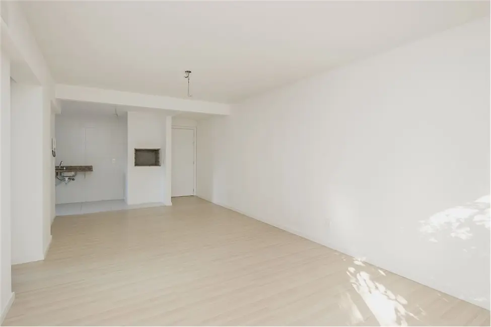Apartamento com 2 quartos à venda, 70m2 em Passo da Areia, Porto Alegre - RS - imagem 5 Foto 5 de Apartamento com 2 quartos à venda, 70m2 em Passo da Areia, Porto Alegre - RS