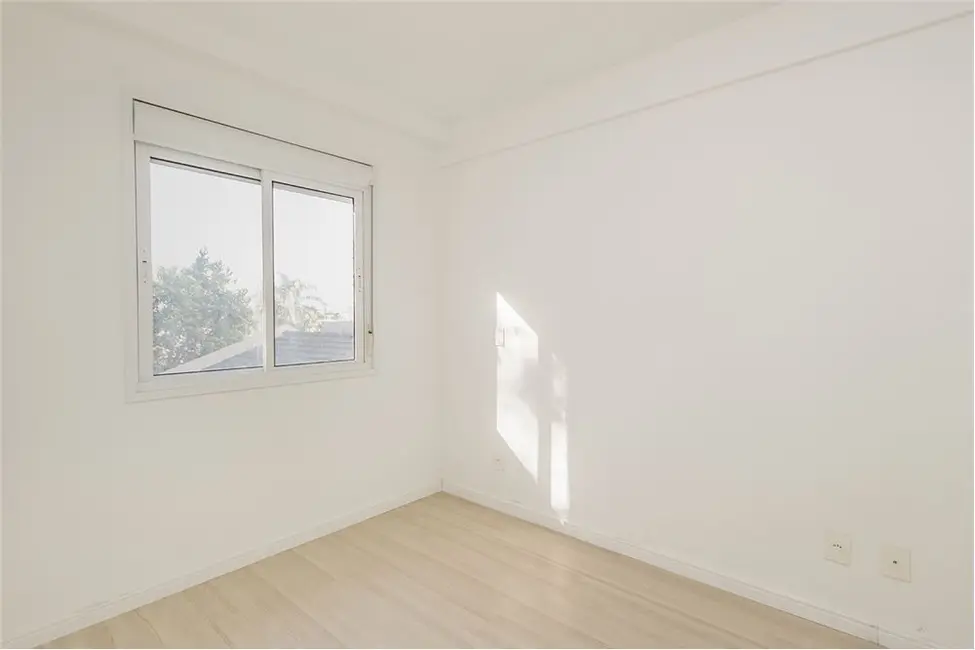 Apartamento com 2 quartos à venda, 70m2 em Passo da Areia, Porto Alegre - RS - imagem 7 Foto 7 de Apartamento com 2 quartos à venda, 70m2 em Passo da Areia, Porto Alegre - RS