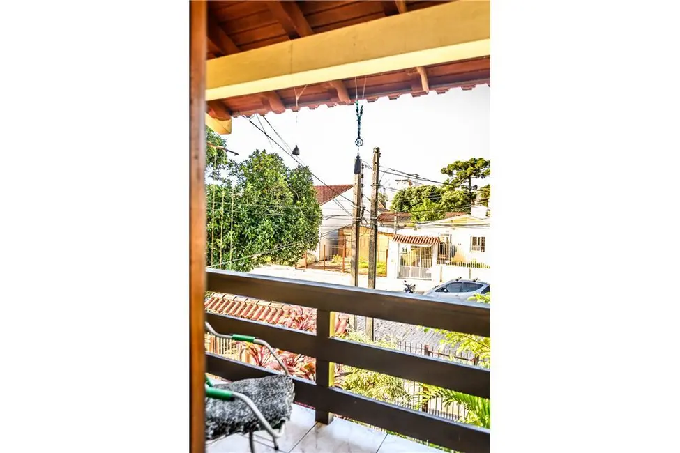 Casa com 3 quartos à venda, 297m2 em Glória, Porto Alegre - RS - imagem 6 Foto 6 de Casa com 3 quartos à venda, 297m2 em Glória, Porto Alegre - RS