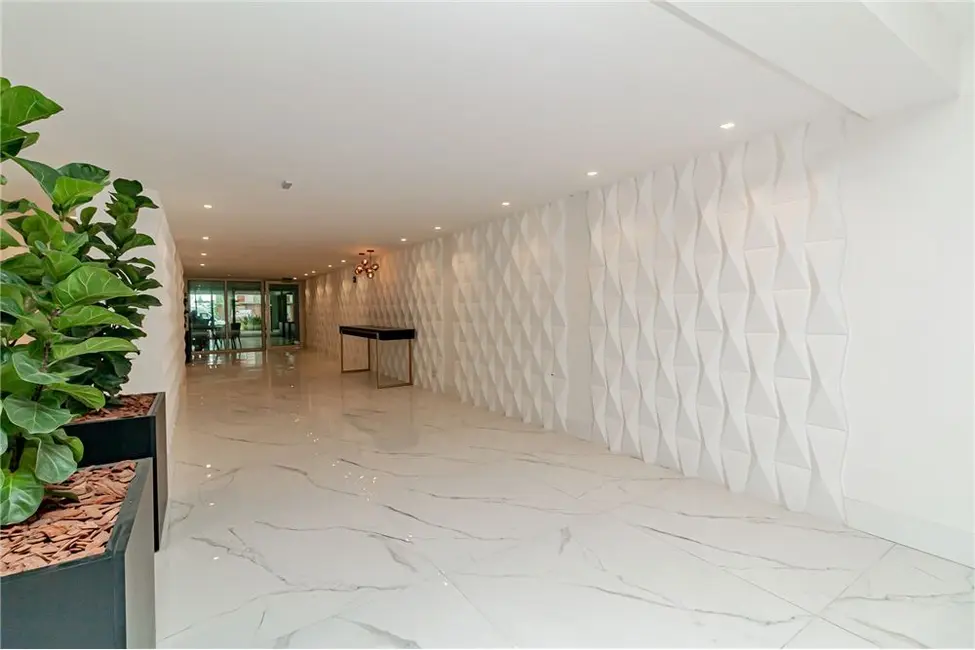 Apartamento com 3 quartos à venda, 90m2 em Menino Deus, Porto Alegre - RS - imagem 3 Foto 3 de Apartamento com 3 quartos à venda, 90m2 em Menino Deus, Porto Alegre - RS