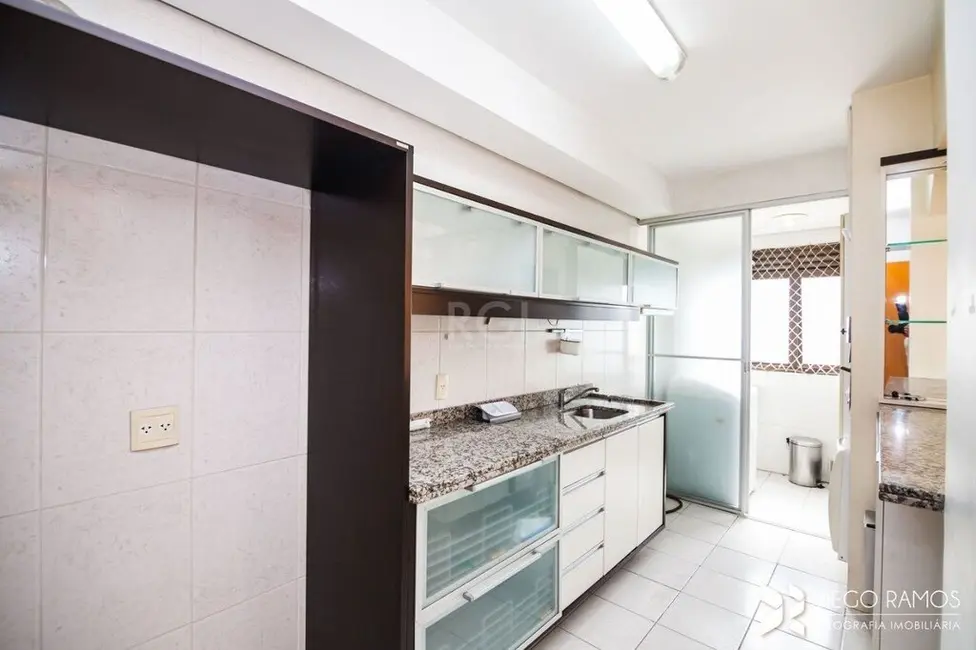 Apartamento com 3 quartos à venda, 86m2 em Praia de Belas, Porto Alegre - RS - imagem 9 Foto 9 de Apartamento com 3 quartos à venda, 86m2 em Praia de Belas, Porto Alegre - RS
