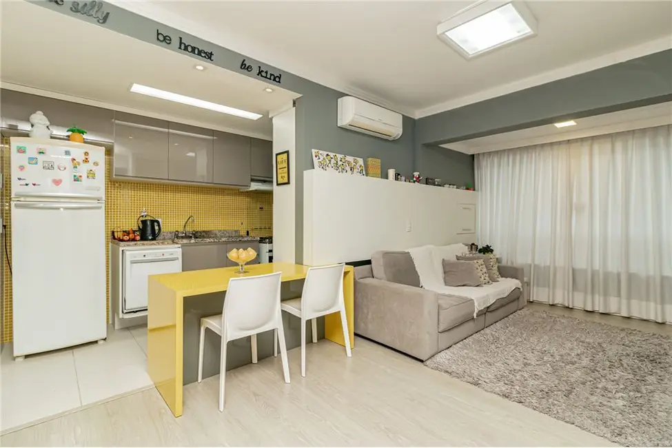 Apartamento com 2 quartos à venda, 69m2 em Passo da Areia, Porto Alegre - RS - imagem 5 Foto 5 de Apartamento com 2 quartos à venda, 69m2 em Passo da Areia, Porto Alegre - RS