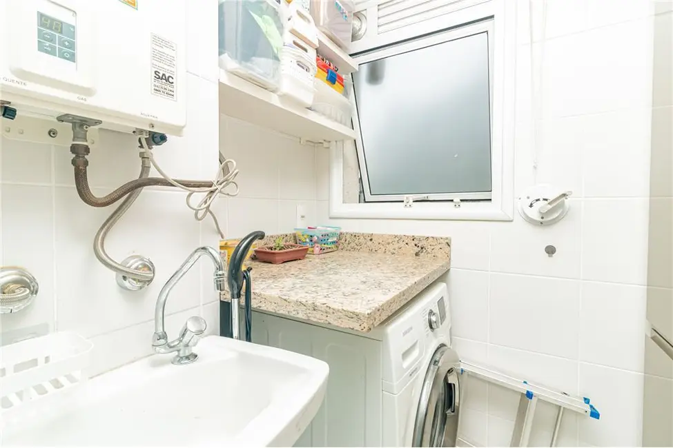 Apartamento com 2 quartos à venda, 69m2 em Passo da Areia, Porto Alegre - RS - imagem 9 Foto 9 de Apartamento com 2 quartos à venda, 69m2 em Passo da Areia, Porto Alegre - RS