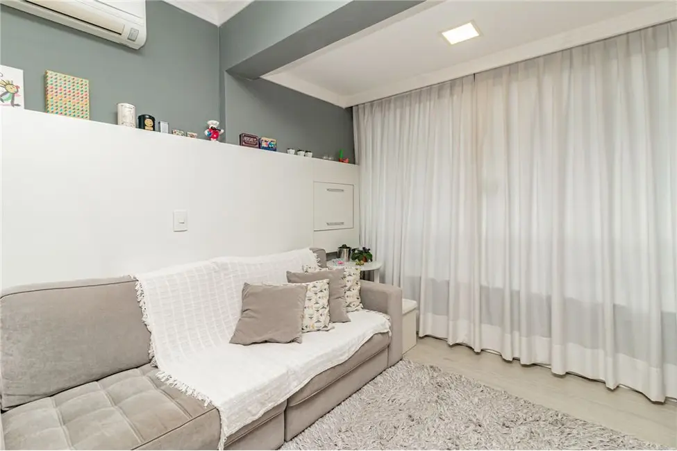 Apartamento com 2 quartos à venda, 69m2 em Passo da Areia, Porto Alegre - RS - imagem 6 Foto 6 de Apartamento com 2 quartos à venda, 69m2 em Passo da Areia, Porto Alegre - RS