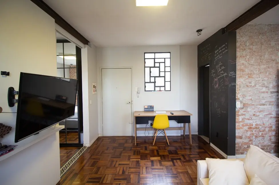 Apartamento com 1 quarto à venda, 45m2 em Centro Histórico, Porto Alegre - RS - imagem 3 Foto 3 de Apartamento com 1 quarto à venda, 45m2 em Centro Histórico, Porto Alegre - RS
