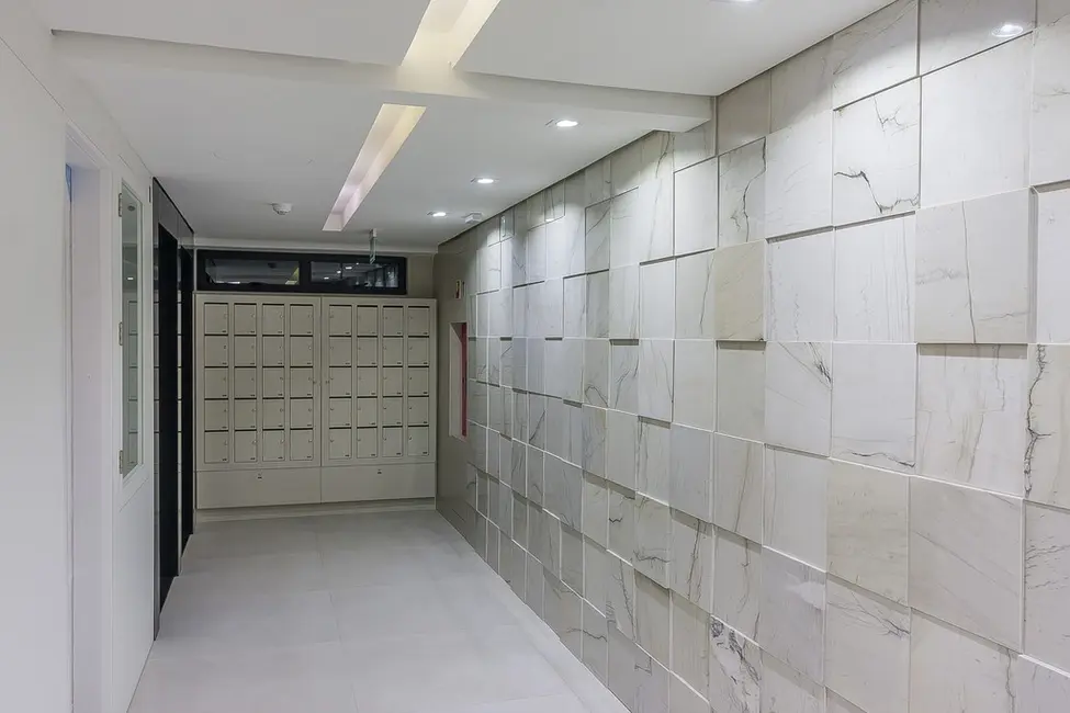 Sala Comercial à venda, 49m2 em Menino Deus, Porto Alegre - RS - imagem 4 Foto 4 de Sala Comercial à venda, 49m2 em Menino Deus, Porto Alegre - RS