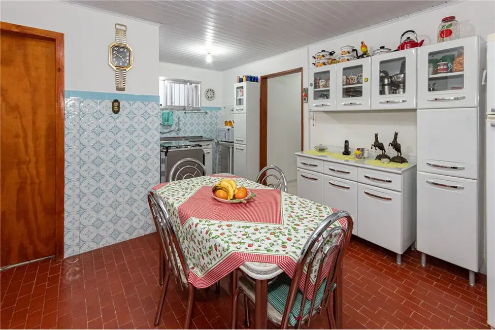 Casa com 3 quartos à venda, 250m2 em Jardim Carvalho, Porto Alegre - RS - imagem 9 Foto 9 de Casa com 3 quartos à venda, 250m2 em Jardim Carvalho, Porto Alegre - RS