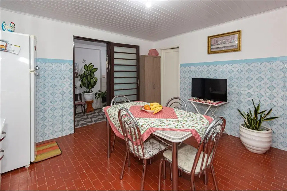 Casa com 3 quartos à venda, 250m2 em Jardim Carvalho, Porto Alegre - RS - imagem 3 Foto 3 de Casa com 3 quartos à venda, 250m2 em Jardim Carvalho, Porto Alegre - RS