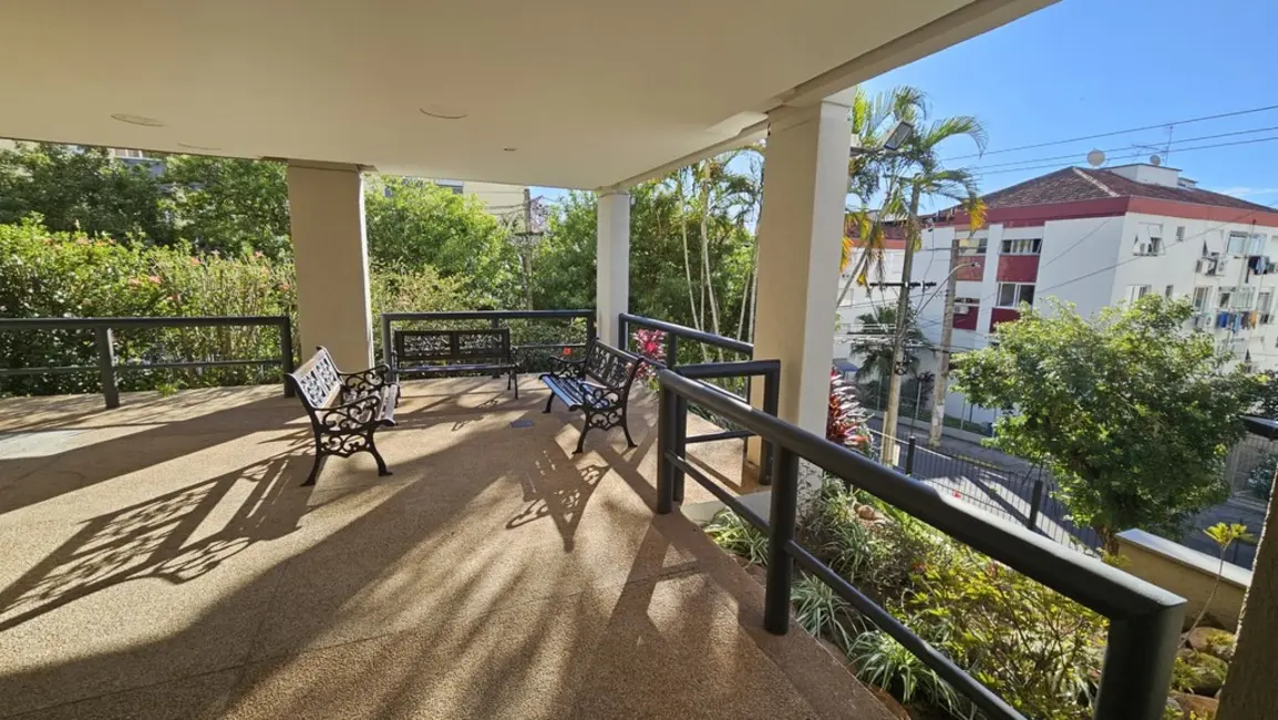 Apartamento com 2 quartos à venda, 66m2 em Passo da Areia, Porto Alegre - RS - imagem 9 Foto 9 de Apartamento com 2 quartos à venda, 66m2 em Passo da Areia, Porto Alegre - RS