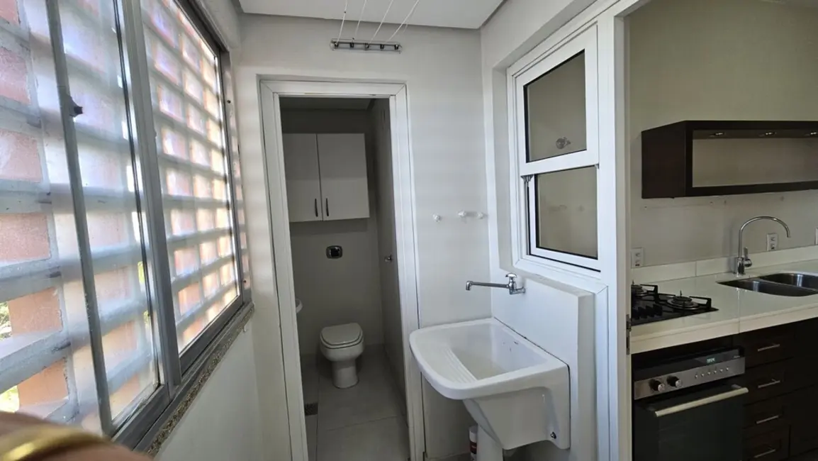 Apartamento com 2 quartos à venda, 66m2 em Passo da Areia, Porto Alegre - RS - imagem 2 Foto 2 de Apartamento com 2 quartos à venda, 66m2 em Passo da Areia, Porto Alegre - RS