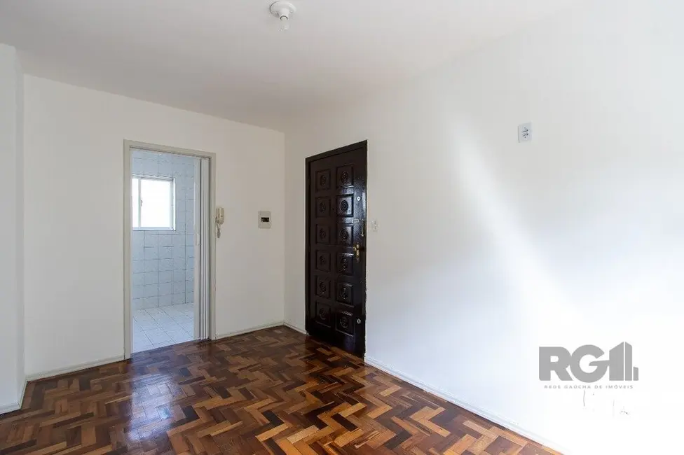 Foto 6 de Apartamento com 3 quartos à venda, 50m2 em Cristal, Porto Alegre - RS