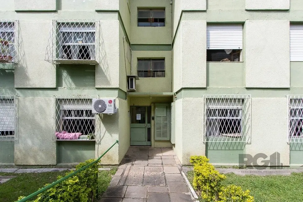 Foto 2 de Apartamento com 3 quartos à venda, 50m2 em Cristal, Porto Alegre - RS