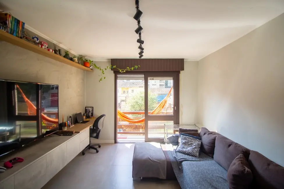 Foto 2 de Apartamento com 1 quarto à venda, 60m2 em Independência, Porto Alegre - RS