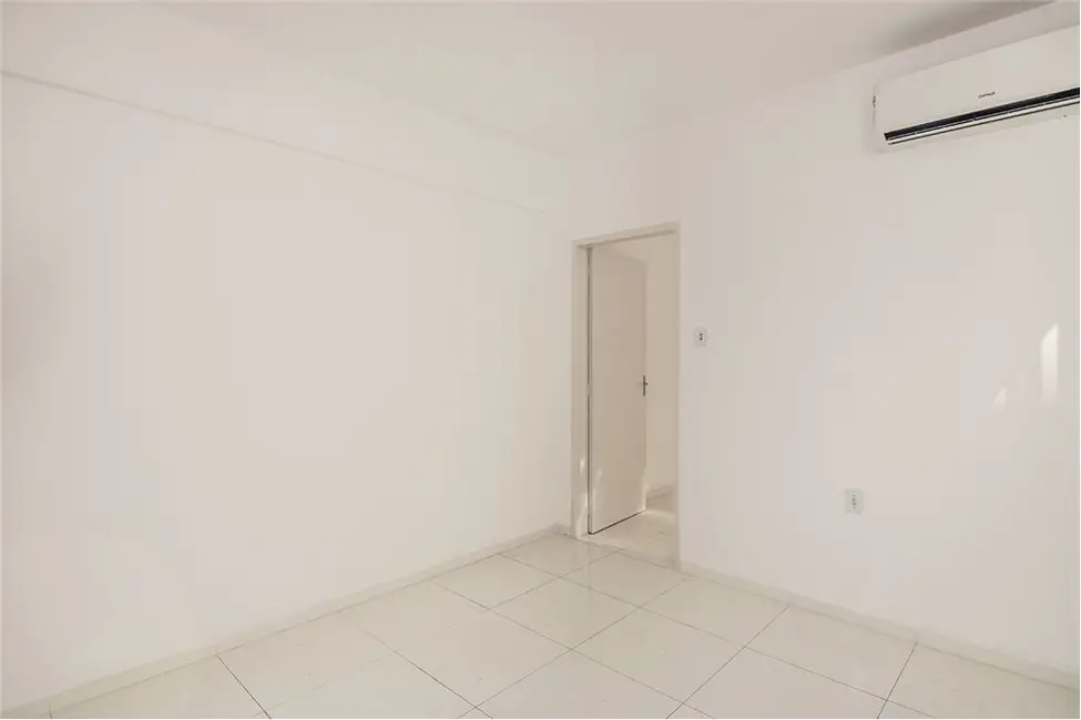 Apartamento com 2 quartos à venda, 51m2 em Centro Histórico, Porto Alegre - RS - imagem 6 Foto 6 de Apartamento com 2 quartos à venda, 51m2 em Centro Histórico, Porto Alegre - RS