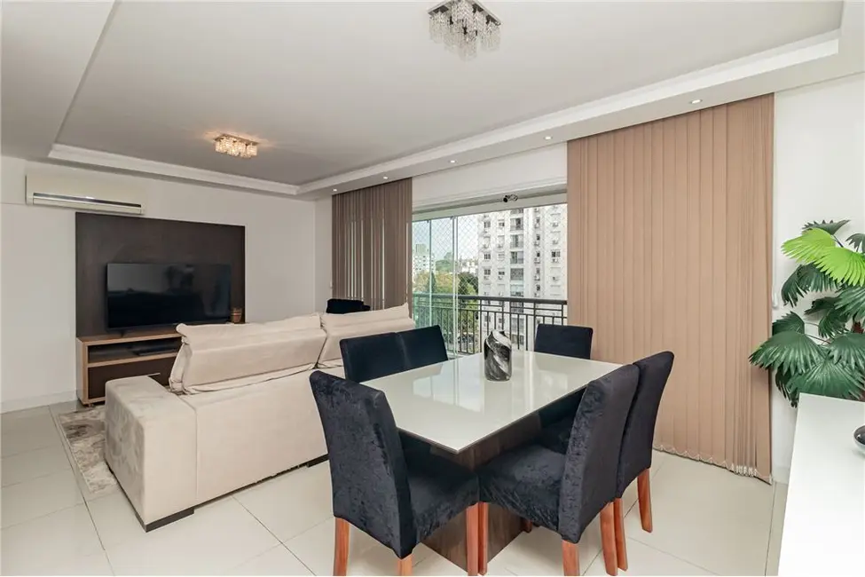 Foto 8 de Apartamento com 3 quartos à venda, 106m2 em Passo da Areia, Porto Alegre - RS