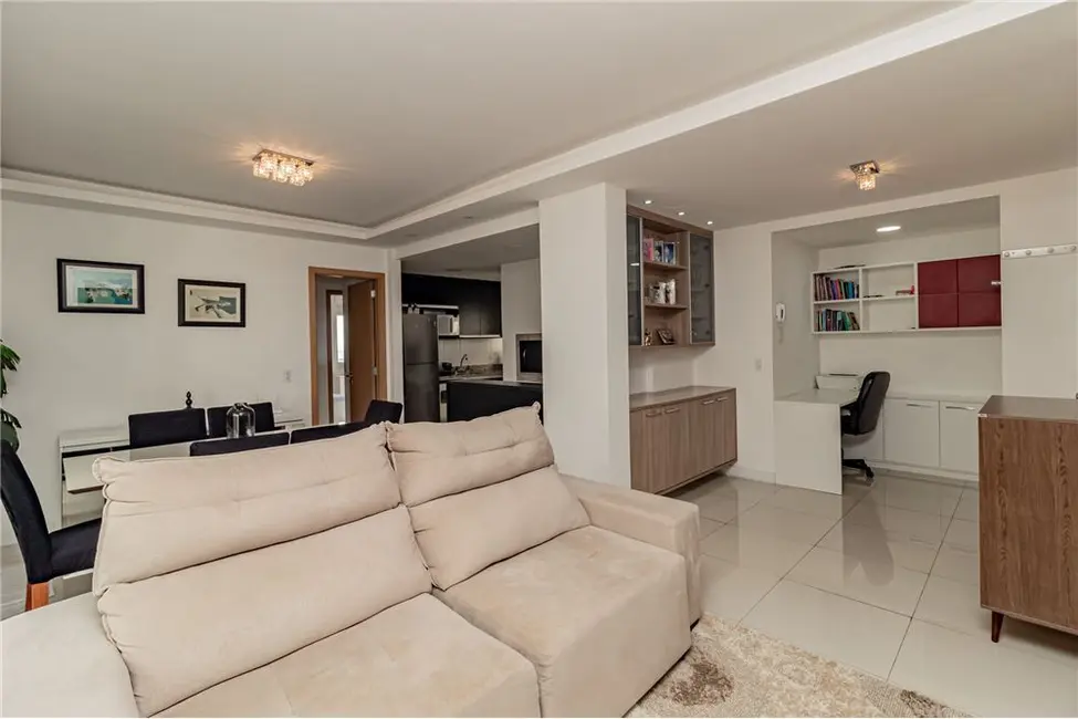 Foto 1 de Apartamento com 3 quartos à venda, 106m2 em Passo da Areia, Porto Alegre - RS