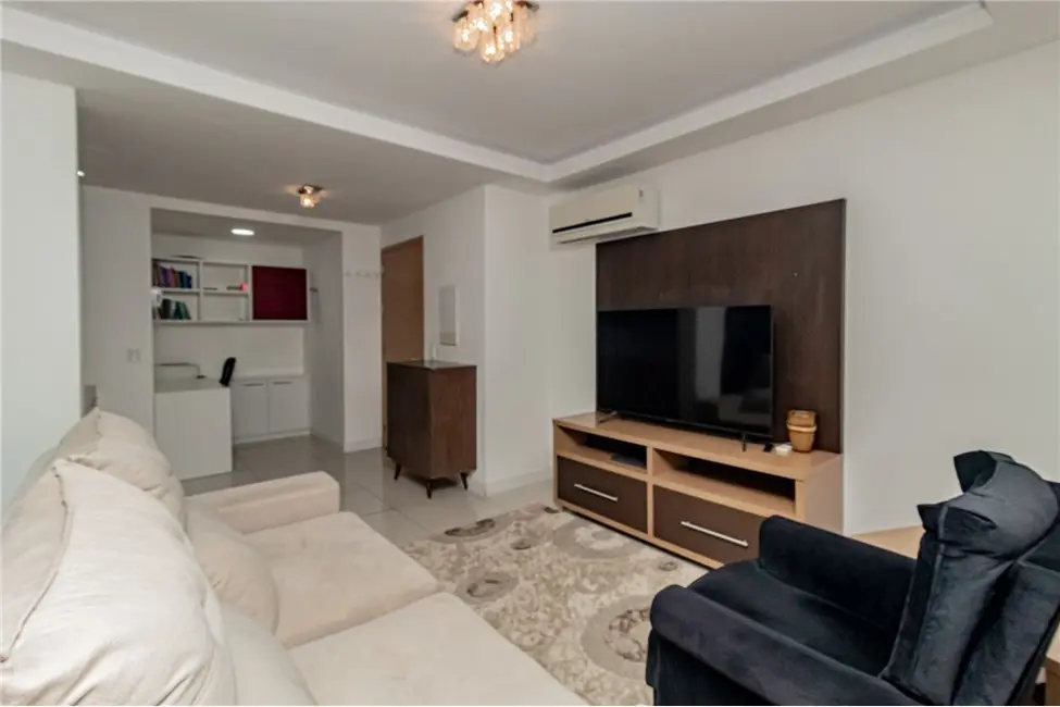 Foto 7 de Apartamento com 3 quartos à venda, 106m2 em Passo da Areia, Porto Alegre - RS