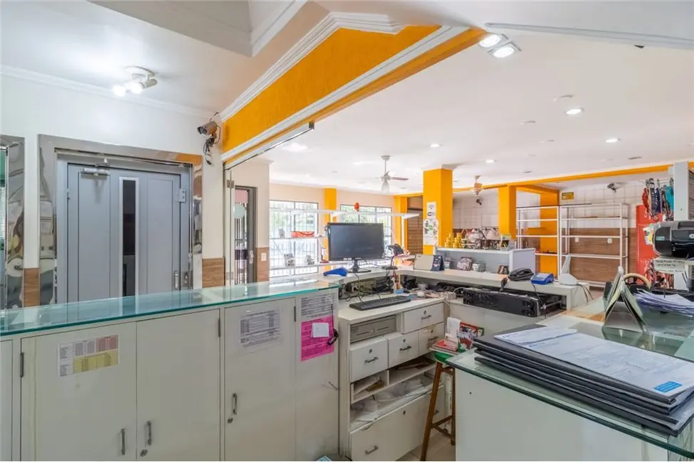 Loja à venda, 464m2 em Menino Deus, Porto Alegre - RS - imagem 4 Foto 4 de Loja à venda, 464m2 em Menino Deus, Porto Alegre - RS