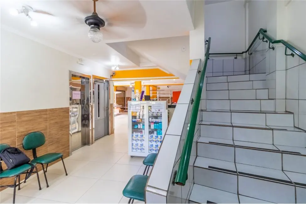 Loja à venda, 464m2 em Menino Deus, Porto Alegre - RS - imagem 8 Foto 8 de Loja à venda, 464m2 em Menino Deus, Porto Alegre - RS