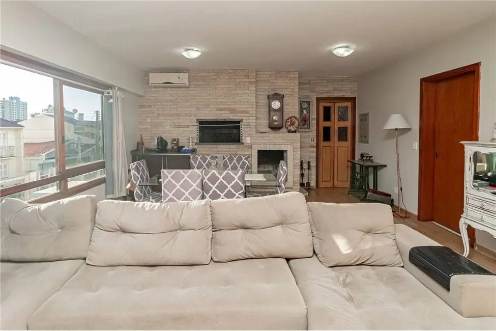 Foto 6 de Apartamento com 3 quartos à venda, 131m2 em Jardim Itu, Porto Alegre - RS