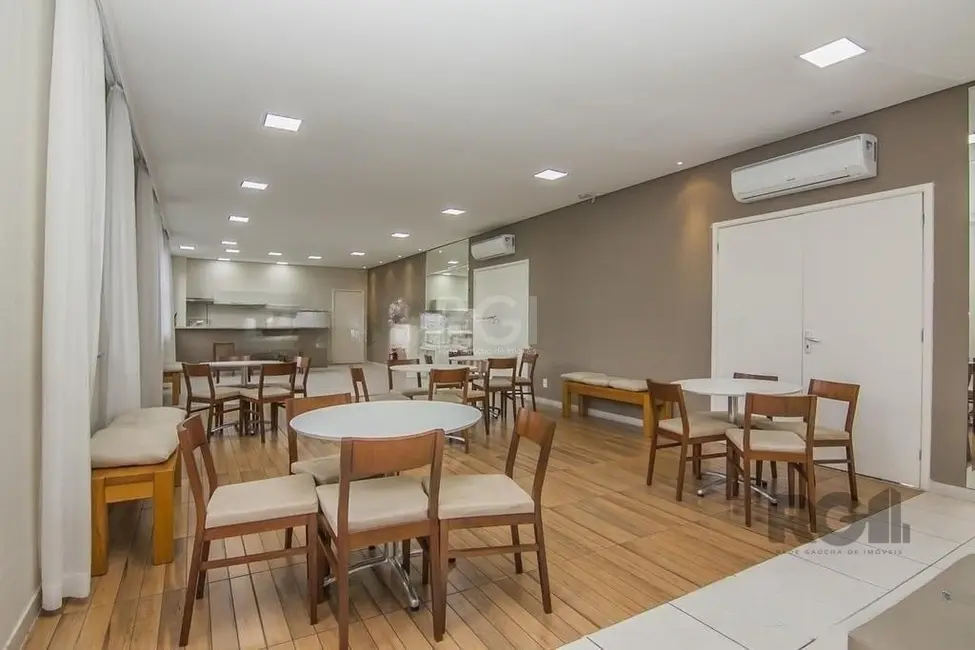 Foto 2 de Apartamento com 3 quartos à venda, 72m2 em Teresópolis, Porto Alegre - RS